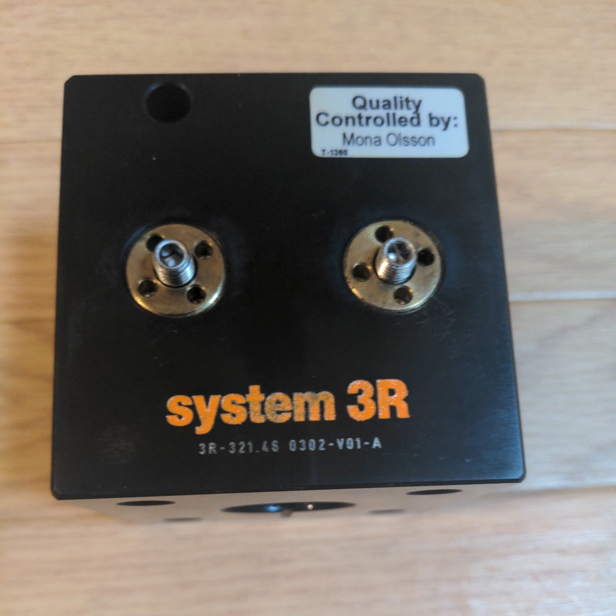SYSTEM3R　電極ホルダー　放電加工機　精密バイス　_文字が少し色褪せています。