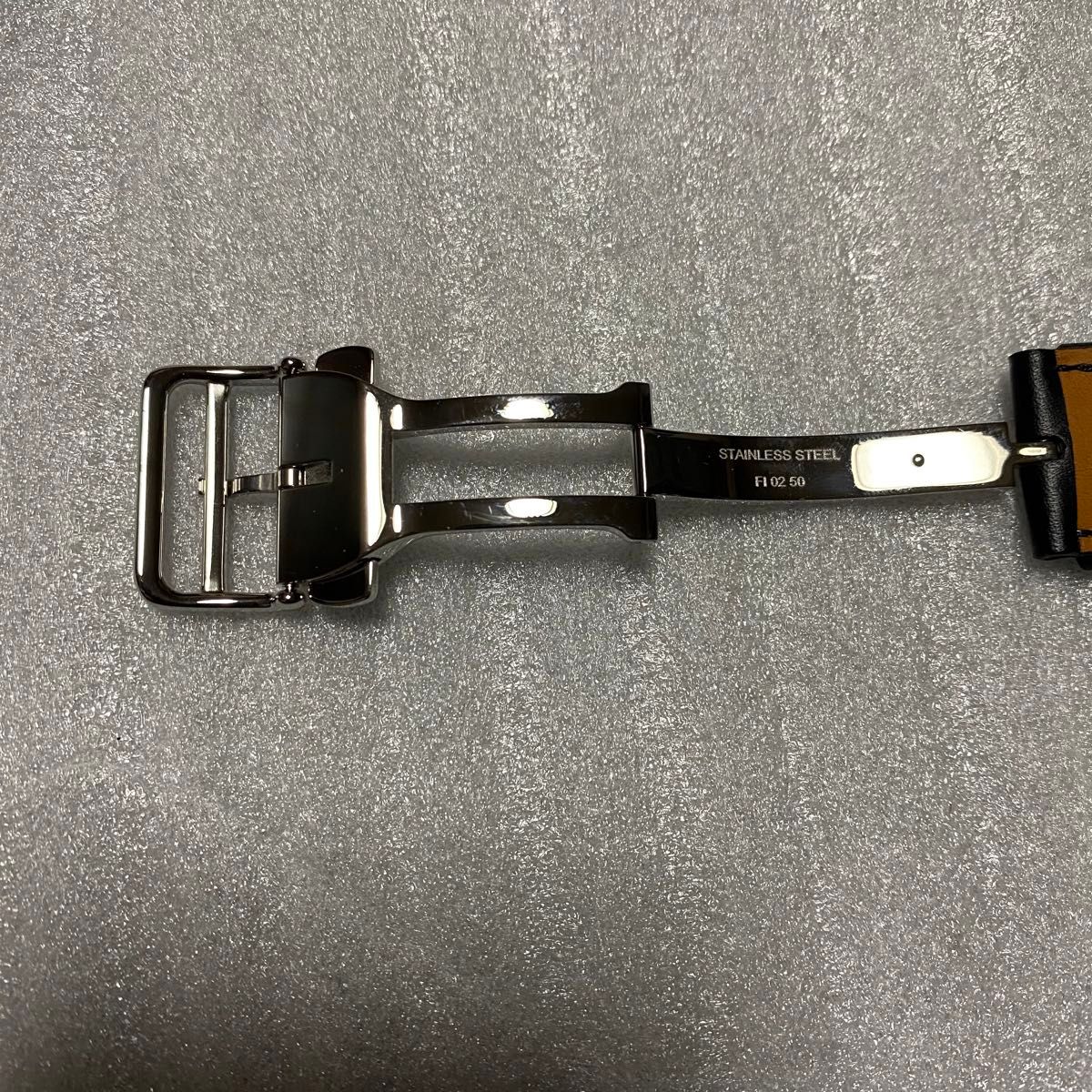 Apple Watch HERMES 42/44/45mm対応 Noir(黒) ディプロイアントバックル シンプルトゥール 美品 Apple Watch HERMES 42/44/45mm対応 Noir(黒) ディプロイアントバックル シンプルトゥール 美品