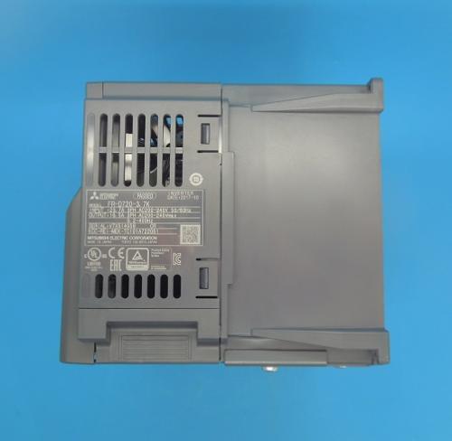FR-D720-3.7K 三相200Vインバーター 三菱電機 ランクA中古品 FR-D720-3.7K 三相200Vインバーター 三菱電機 ランクA中古品