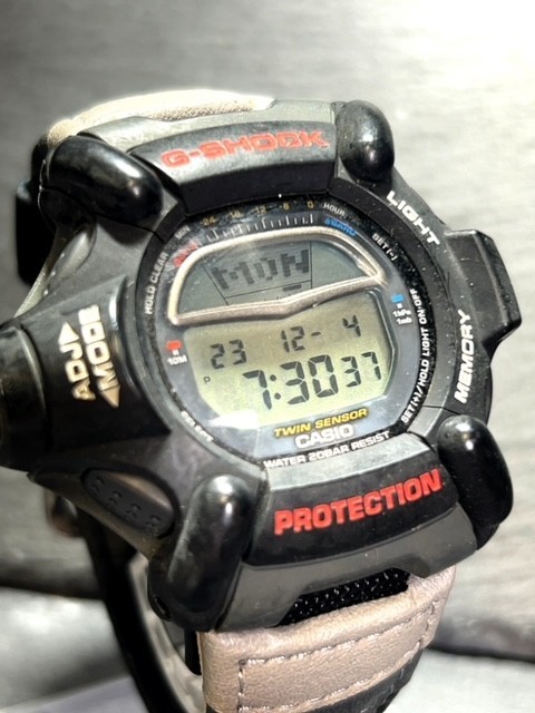 CASIO カシオ RISEMAN ライズマン DW-9100 腕時計 クオーツ デジタル カレンダー 多機能 布製ベルト 新品電池交換済み 動作確認済み メンズ_画像1