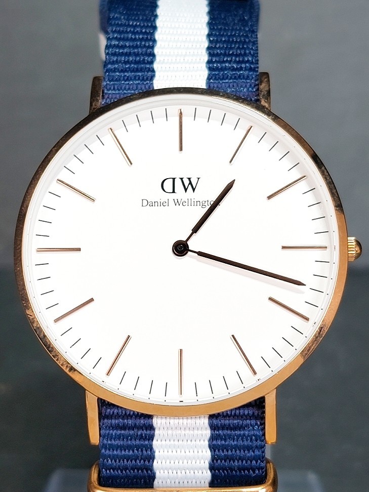 新品 DW Daniel Wellington ダニエル・ウェリントン DW00100004 アナログ 腕時計 ゴールド ホワイト 布製ベルト 電池交換済み 動作確認済み_画像1