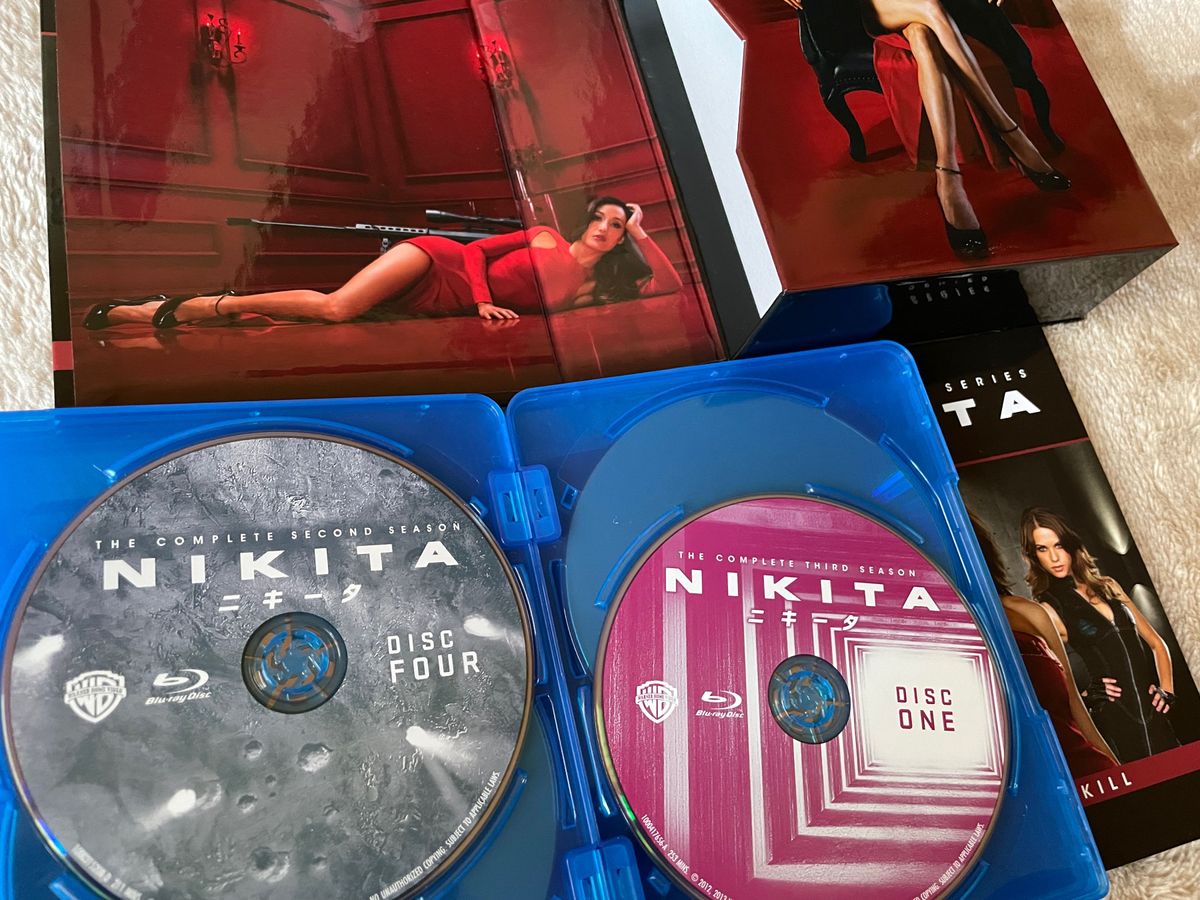 【Blu-ray】NIKITA　ニキータ コンプリートシリーズ〈初回限定生産13枚組〉