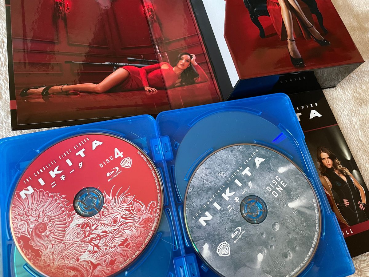 【Blu-ray】NIKITA　ニキータ コンプリートシリーズ〈初回限定生産13枚組〉