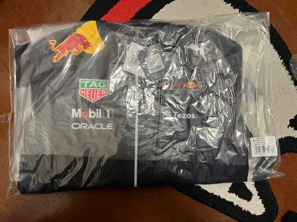 新品 レッドブル Redbull F1 レインジャケット　メンズ XS 2022？