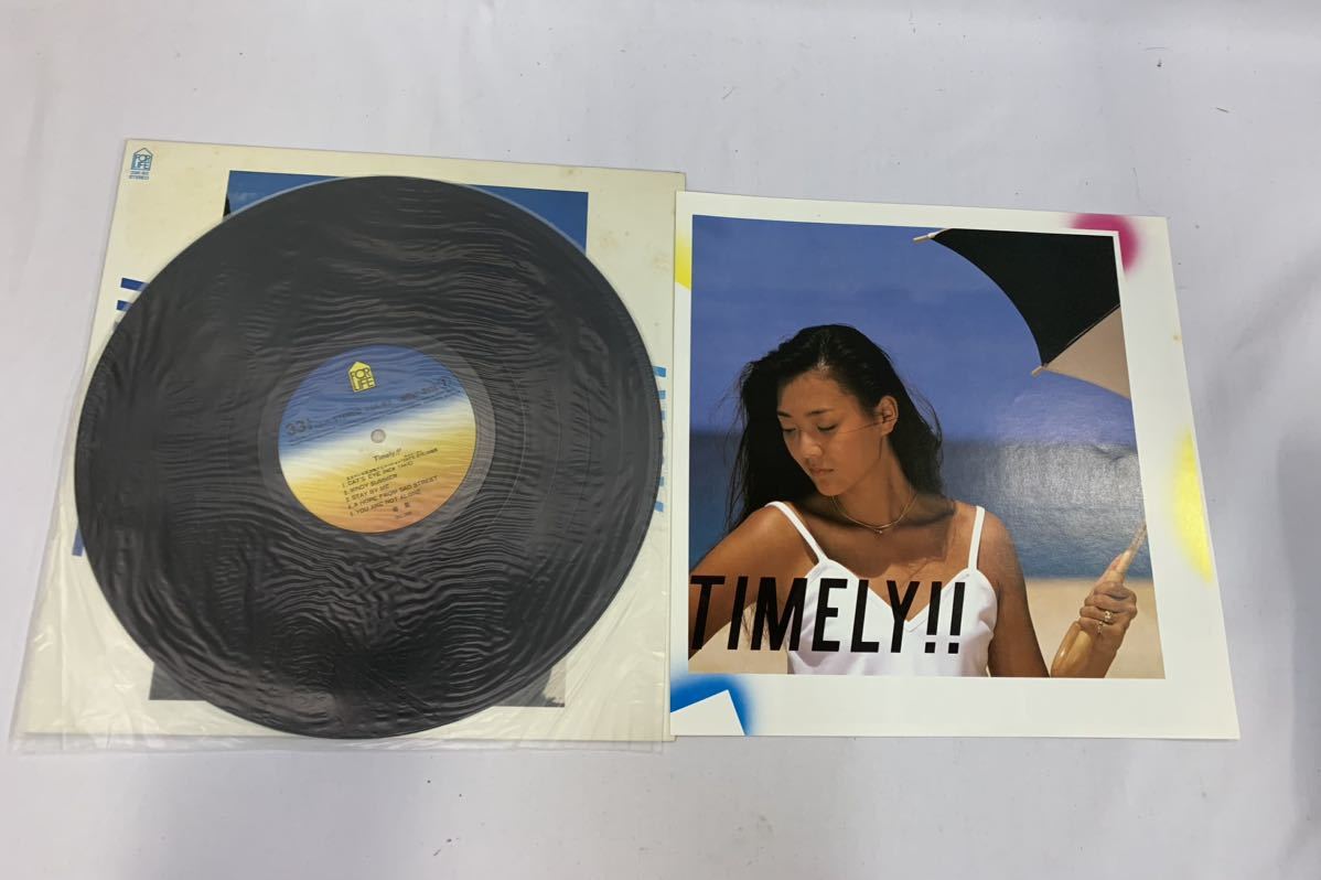●杏里 TIMELY ANRI 28K-63 レコード LP 歌詞カード付き 018/312L_画像3