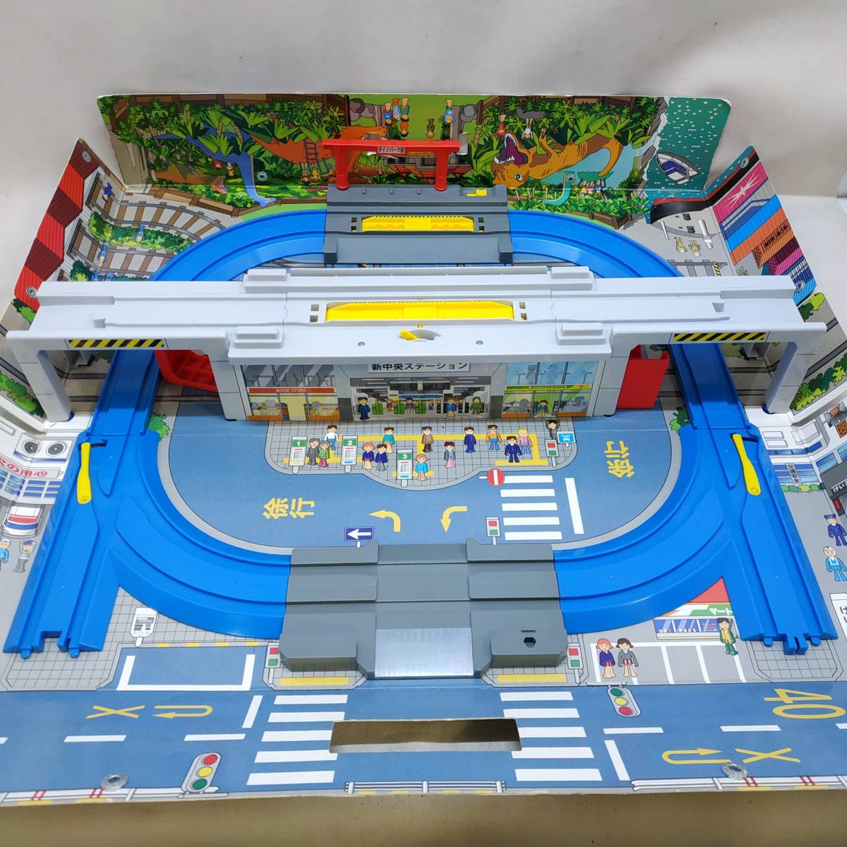 ◇ TAKARA TOMY プラレール ひろげて立体！トミカとプラレールの街マップ 現状品 ◇ N90694_画像2