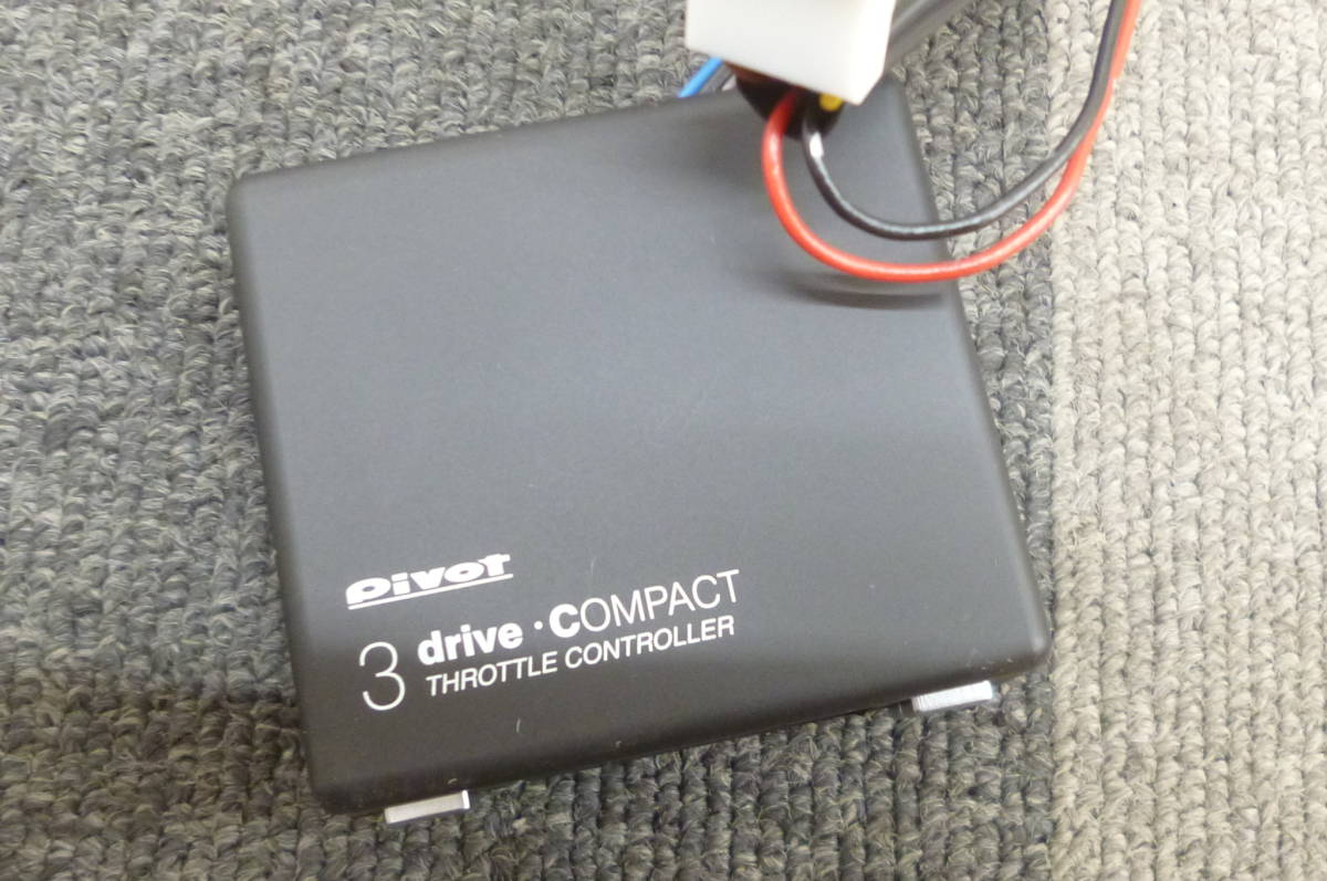 『M5475』50プリウス　後期 Pivot 3drive COMPACT スロコン スロットルコントローラー　ピボット_画像3