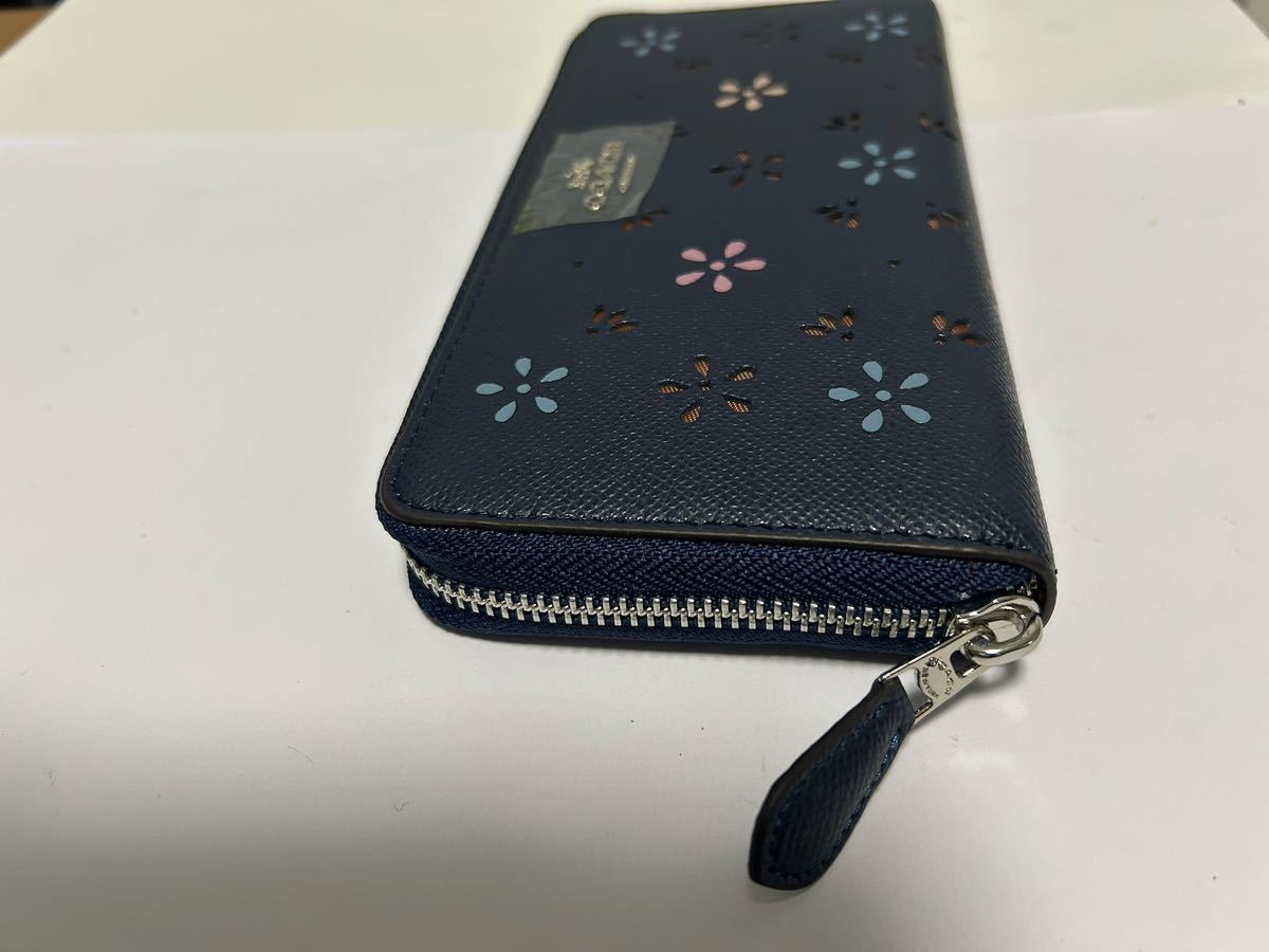 288 新品未使用 COACH コーチ 長財布 花柄 ラウンドファスナー アウトレット F31164_画像3