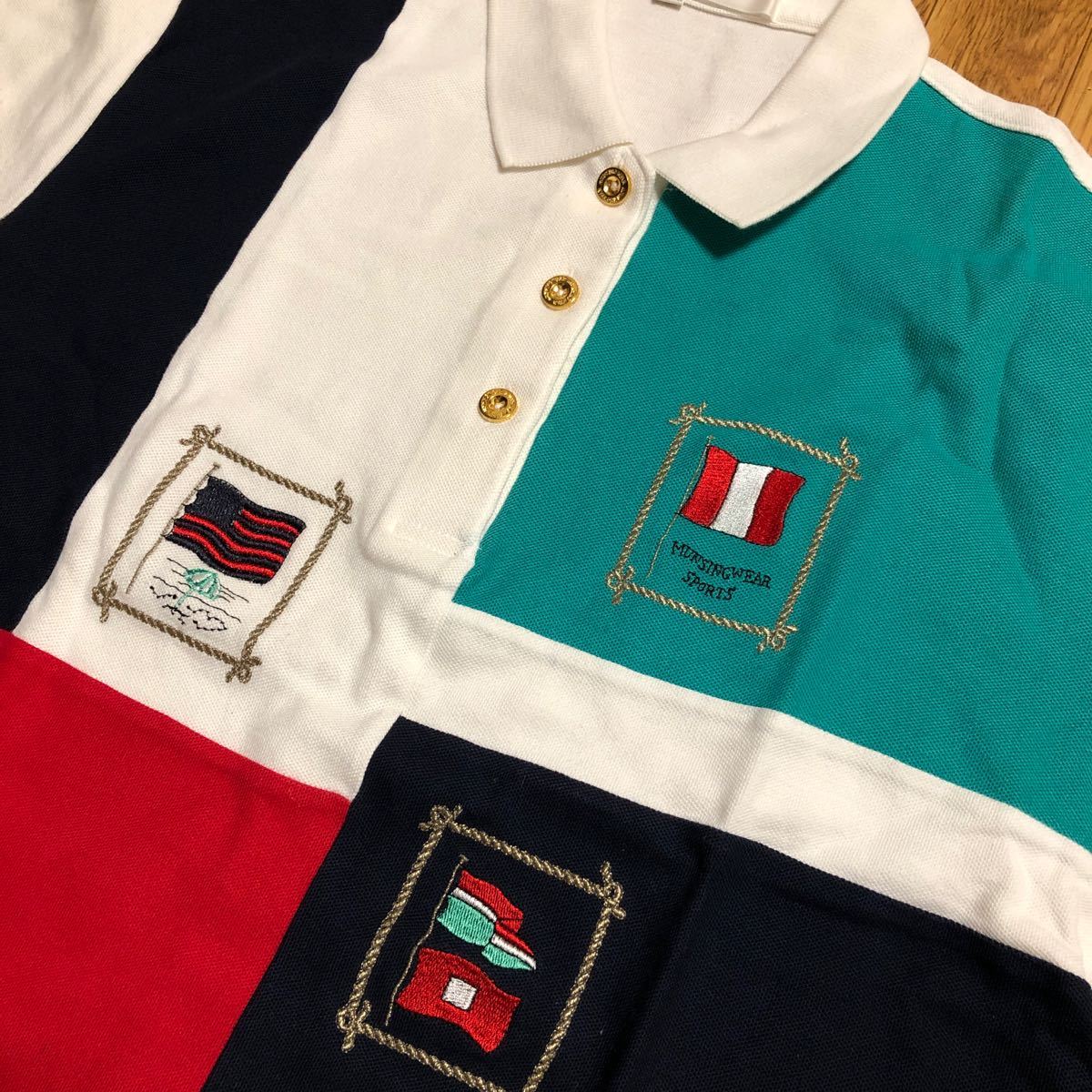 日本製 Munsingwear レディース ポロシャツ 白 Lサイズ ゴルフ マンシングウェア 金ボタン_画像3