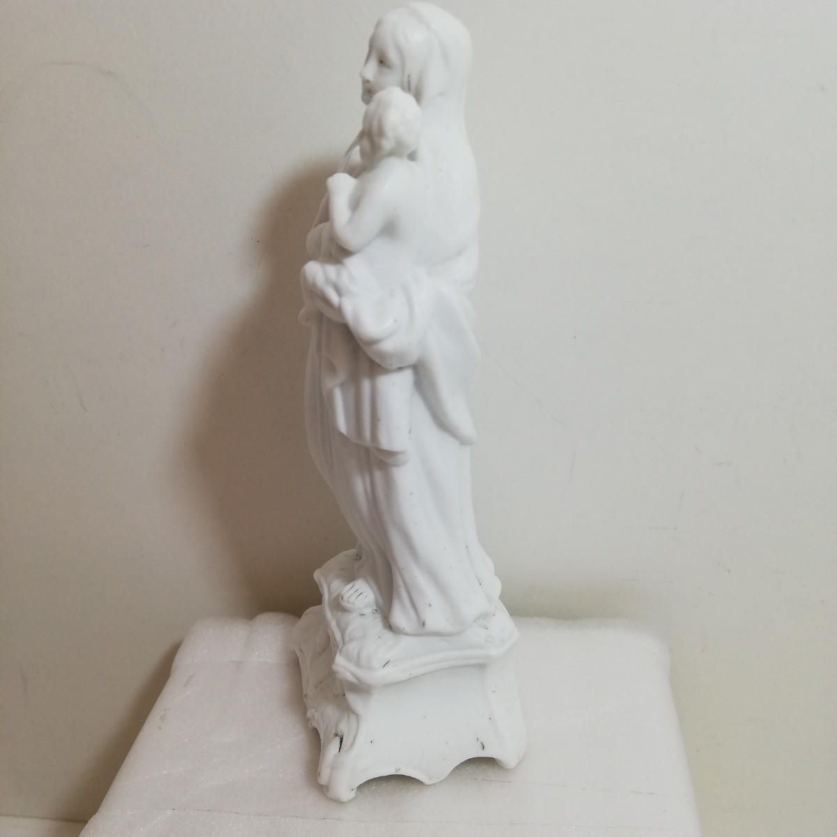 聖母マリア像 聖母子像 高さ16cm 重さ213ｇ [ビンテージ 置物 磁器 人形 フィギュリン キリスト教 神物 オブジェ ]_画像4