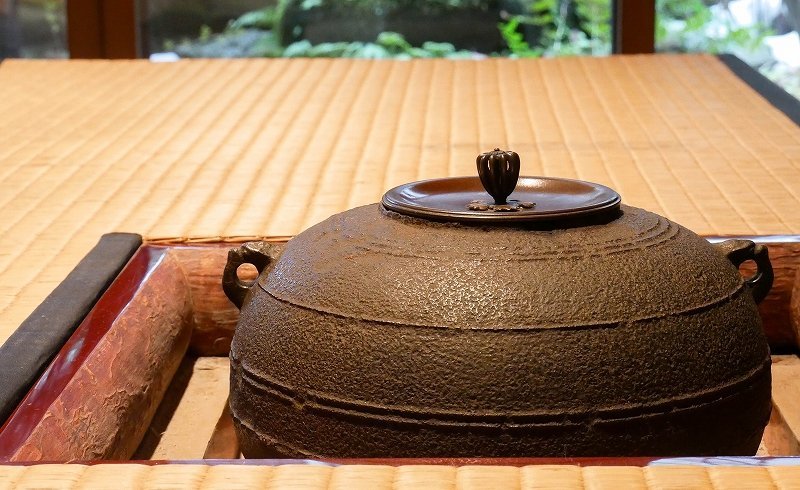 幸 新春特別展】『十一代大西清右衛門(浄寿)』造 平筋釜 五代堀内宗完箱 共箱◇当店保証 江戸末期 茶道具『茶人の言葉』 - 釜