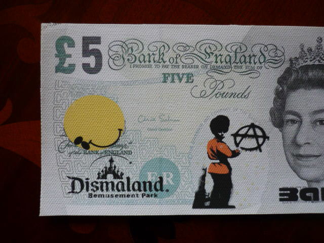  free shipping * Bank si-Banksy 5 pound * genuine work guarantee * canvas cloth * autograph equipped *Dismalandtizma Land. go in place ticket 53