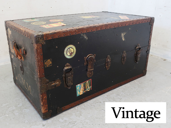 #P480#eveleigh baggage# antique trunk case # trunk BOX# storage box # Vintage # sticker # tack strike .#. metal fittings # store furniture 