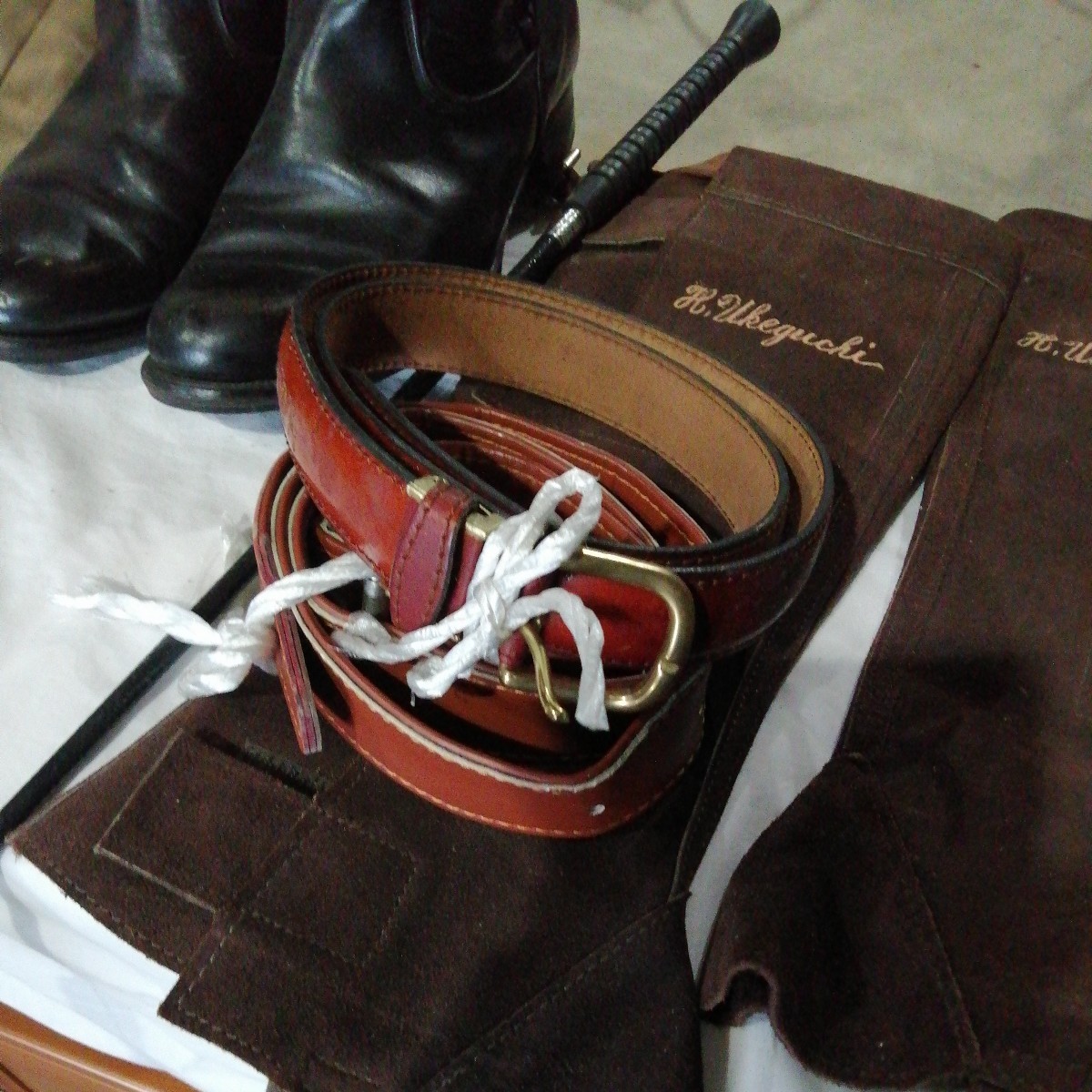  have on saddle stirrups boots horse riding set complete set horse helmet leather kentucky Vibram County U.S.A. Barnstable RidingmchiHickstead England 