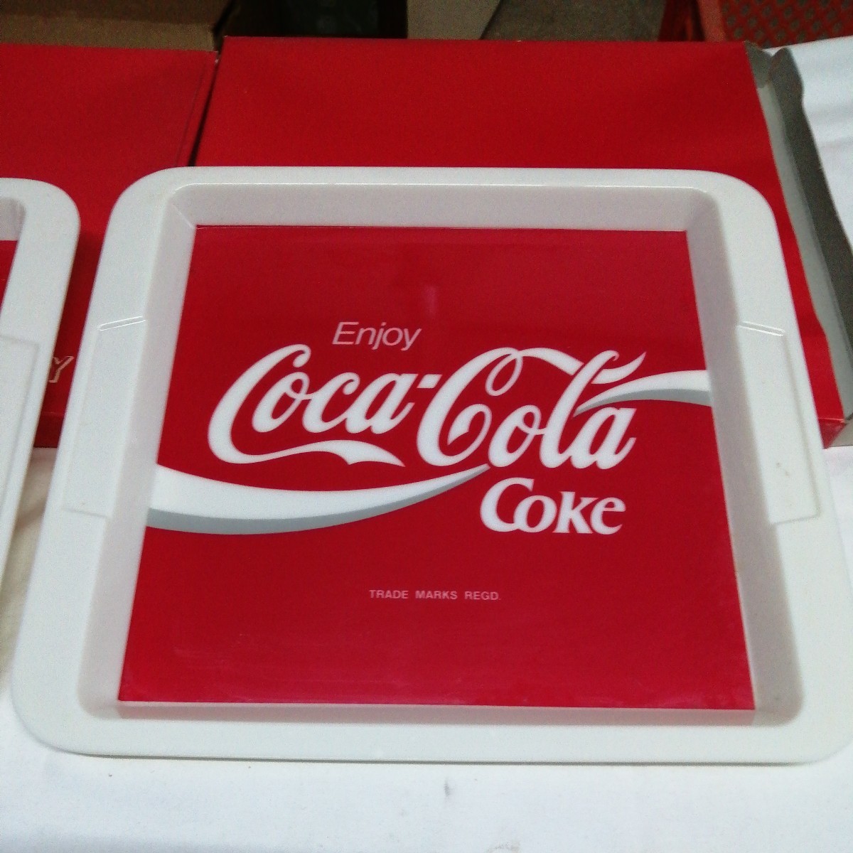 計2個 コカ・コーラ 昭和レトロ　トレー　お盆　アンティーク 箱入未使用品 (約30×27.5cm) Coca Cola 看板_画像3