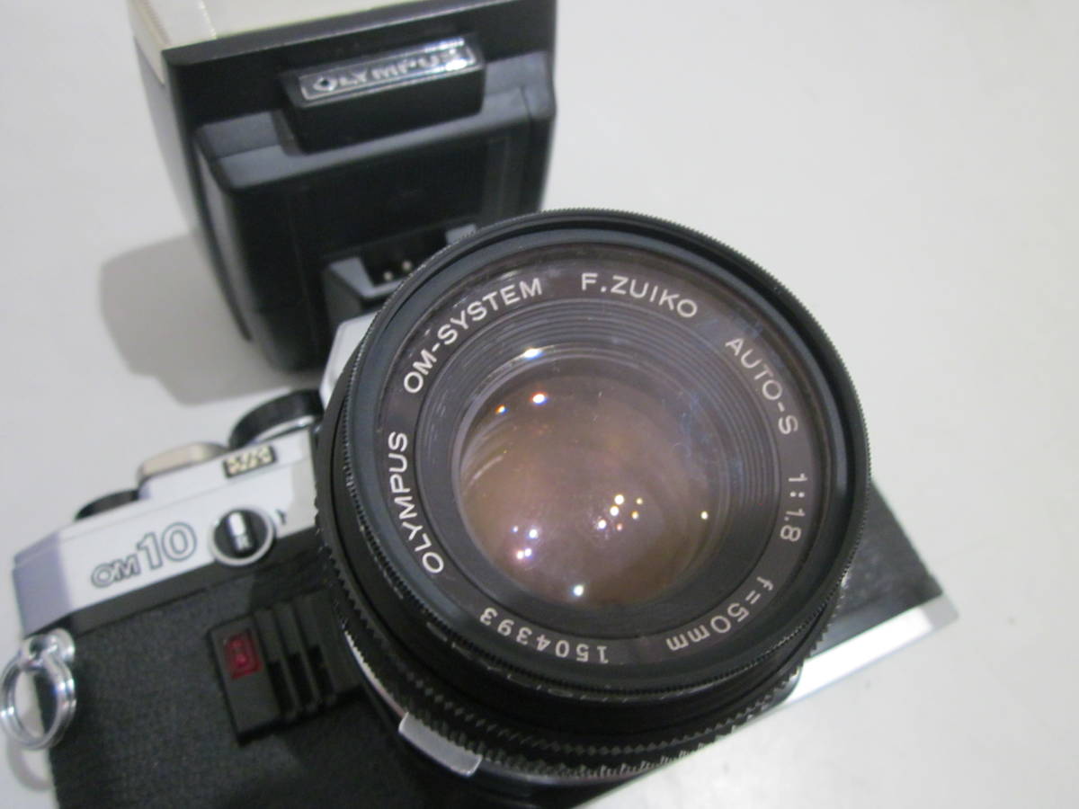 ■【55055】中古激安★OLYMPUS　OM-10　フィルムカメラ　F.ZUIKO　AUTO-S　1：1.8　f=50mm　フラッシュ付き　本体外装良品■_画像7