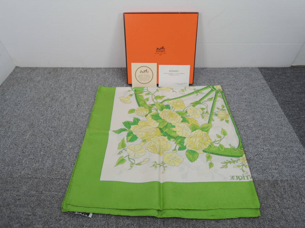 △美品 Hermes エルメス スカーフ カレ90 ROMANTIQUE ロマンティック 箱あり 約88㎝ シルク100％ グリーン系×イエロー系 花柄/管理9653A12_画像1