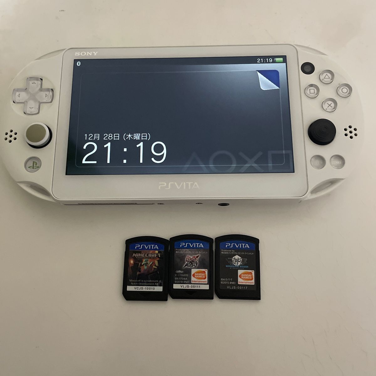 PlayStation Vita PSVITA PCH-2000 本体 ソフト ケース付き PlayStation Vita PSVITA PCH-2000 本体 ソフト ケース付き
