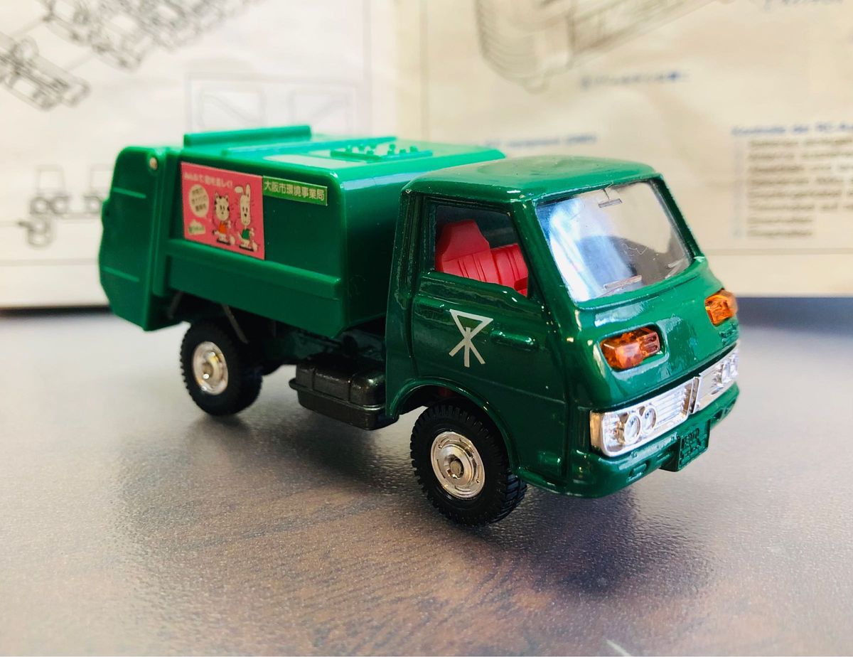 ミニカー　トミカ ダンディ　いすゞ ELF ごみ収集車　ISUZU ミニカー  TOMICA 大阪市清掃事業局　 絶版