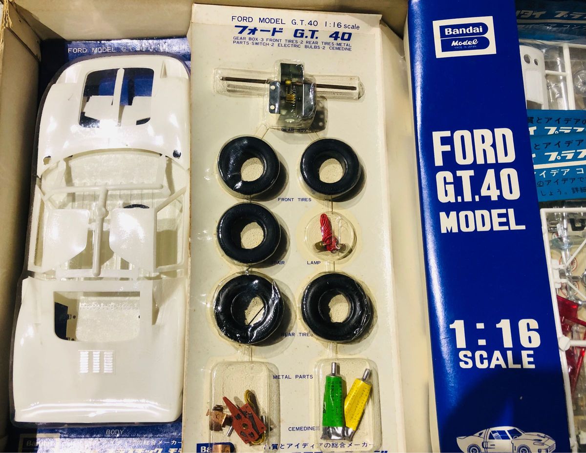 1/16プラモデル バンダイ フォードGT40 ダイナミックシリーズ 1/16プラモデル バンダイ フォードGT40 ダイナミックシリーズ