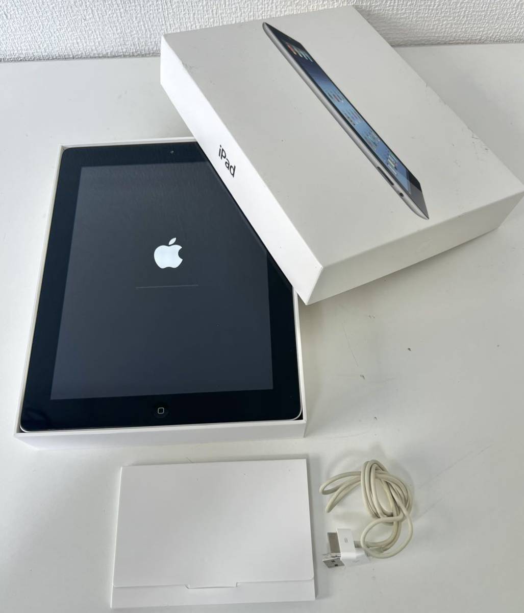○ 初期化済み iPad WiFiモデル 16GB 第3世代 9.7インチ Apple 箱 充電コード_画像1