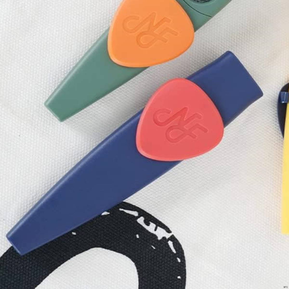 Kazoo blue ABSka Zoo oscillation board whistle blue music toy washing with water . possibility 2 -step sound color adjustment free shipping dressing up good-looking 