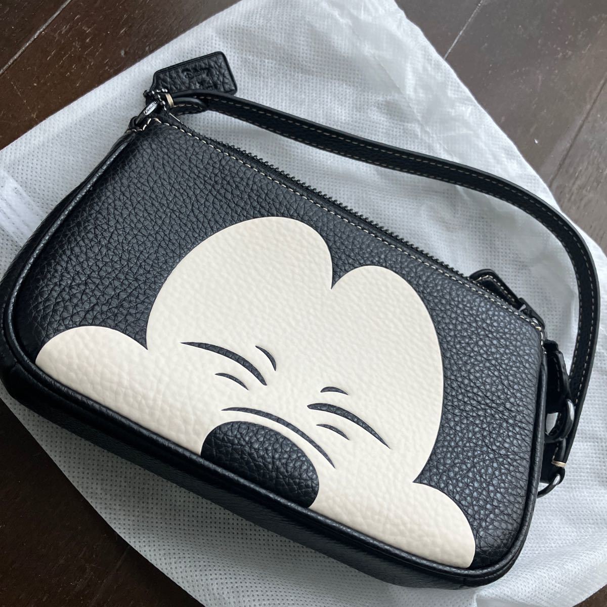 送料込 新品 価49500 100周年 Disney × COACH ポーチ 本革 送料込 新品 価49500 100周年 Disney × COACH ポーチ 本革