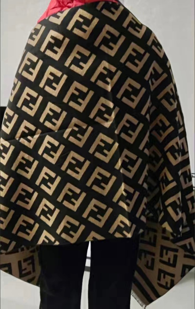 韓国ファッション　新品 ロゴ FF 黒　ブラウン ショール スカーフ マフラー ストール もふもふ　カシミヤタッチ　レディース　暖かい_画像8