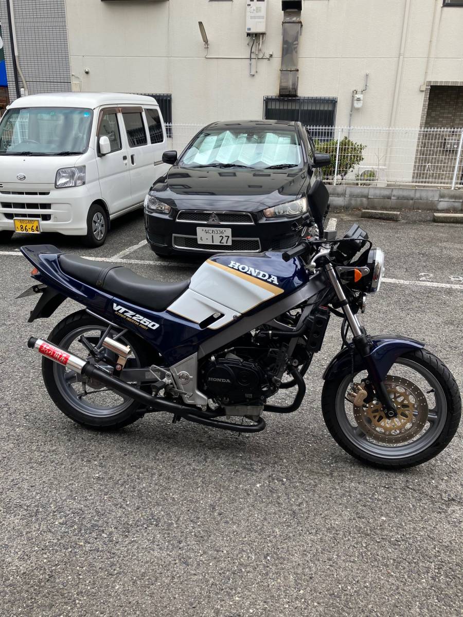 VTZ250 MC15 極光テール　極光ビッグウウイング　羽テール　BEET 美品　純正カラー塗装済み　キャンディーウェーブブルー_画像1