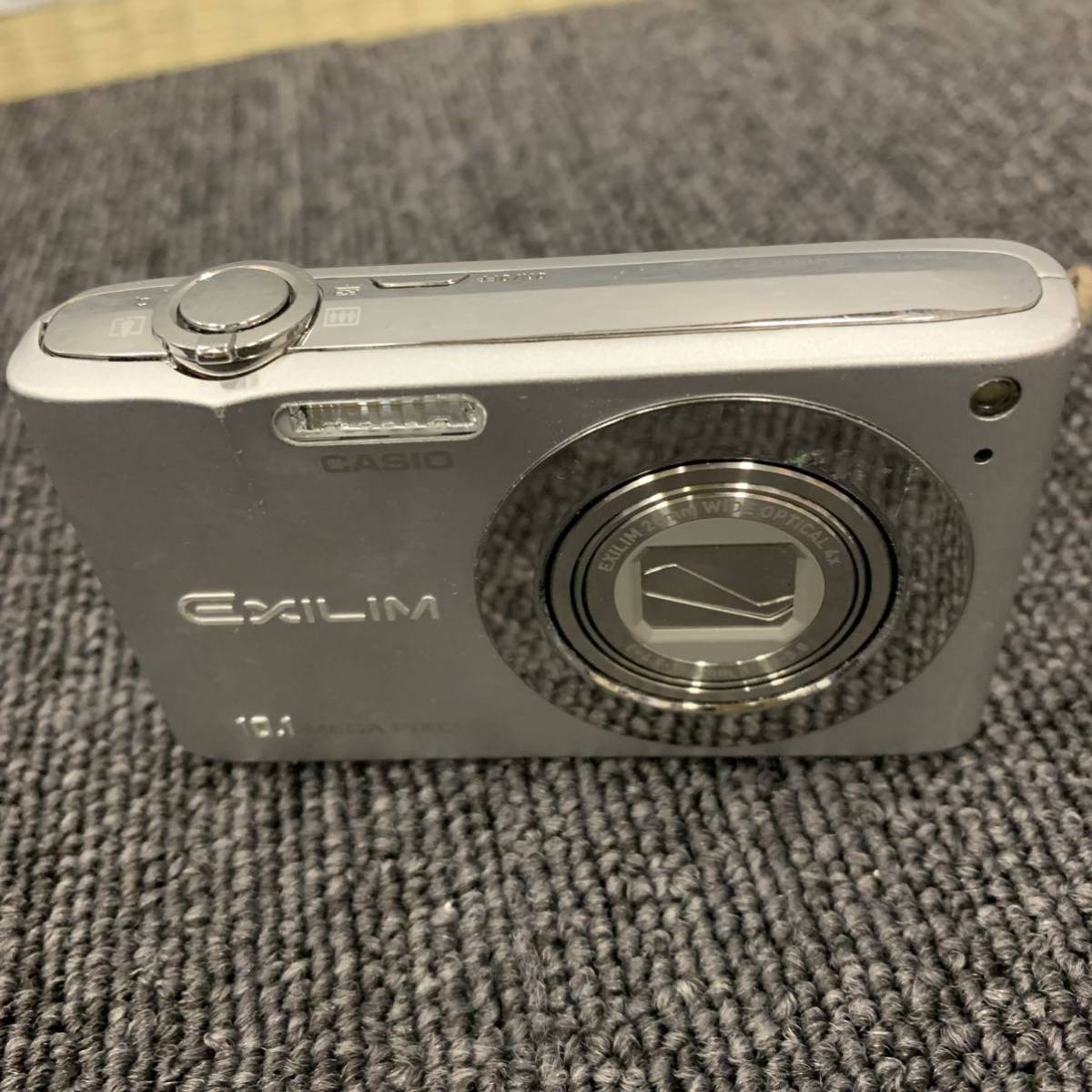 △【売り切り】CASIO カシオ EXILIM ZOOM Z100 コンパクトデジタルカメラ 10.1 MEGA PIXELS 28mm f=4.9-19.6mm 1:2.6-5.8 EX-Z100_画像1