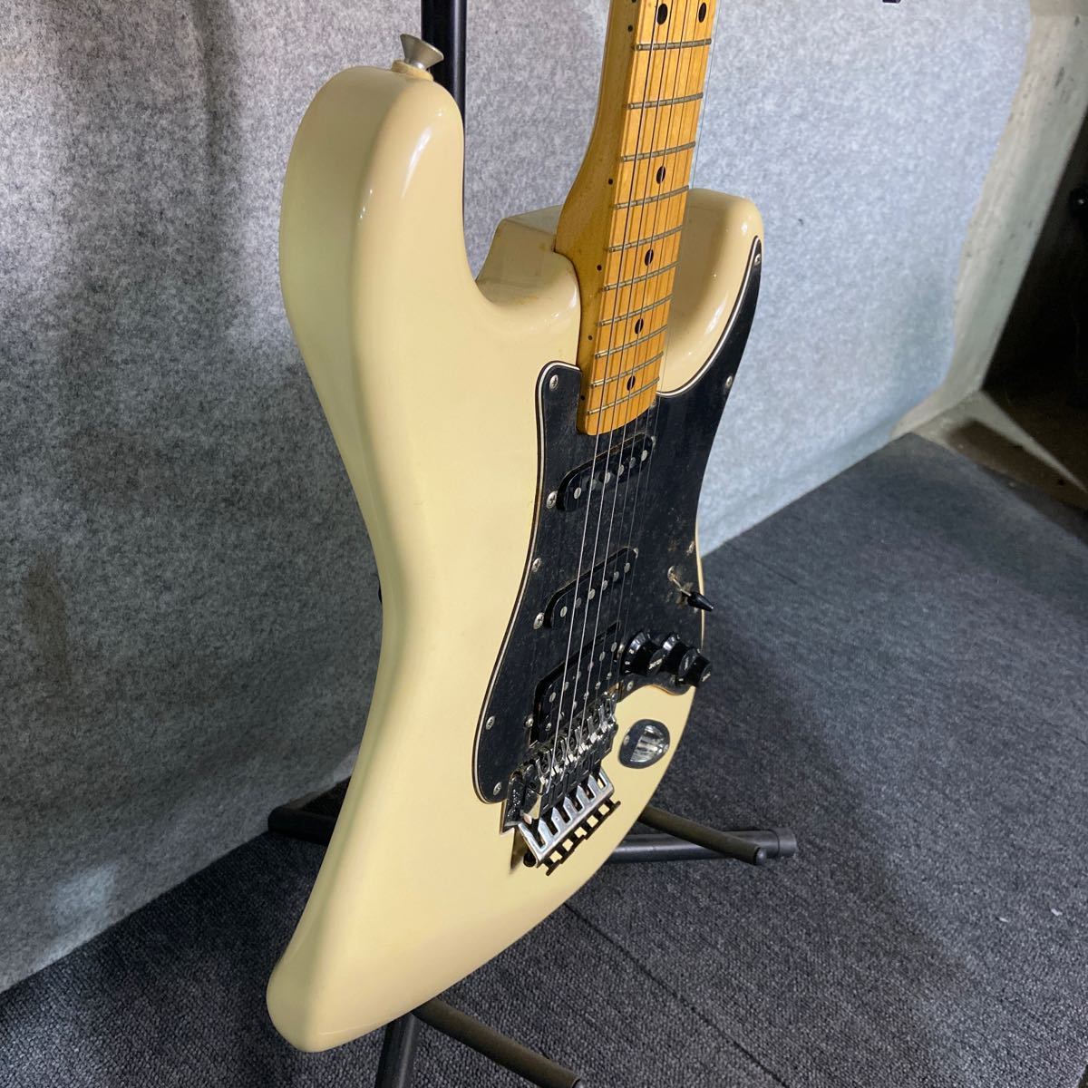 ◎【売り切り】Fender Japan（フェンダー）エレキギター Stratocaster _画像4