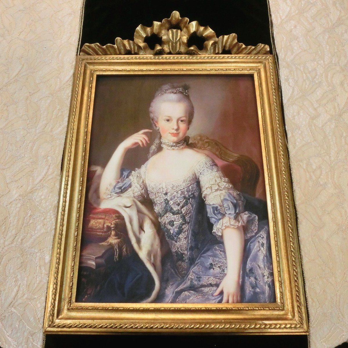 ro here style antique Gold frame Marie Antoinette. amount .W37cm/H55cm y