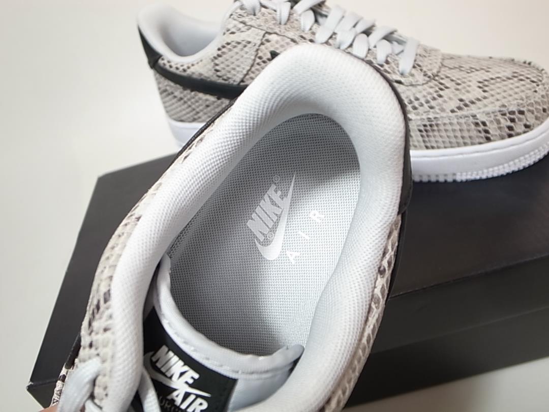 【送料無料】NIKE AIR FORCE 1 '07 PRM 26.5cm US8.5新品エアフォース スネークスキンSNAKE SNAKESKINヘビ柄 蛇 白蛇x黒アニマルBQ4424-100