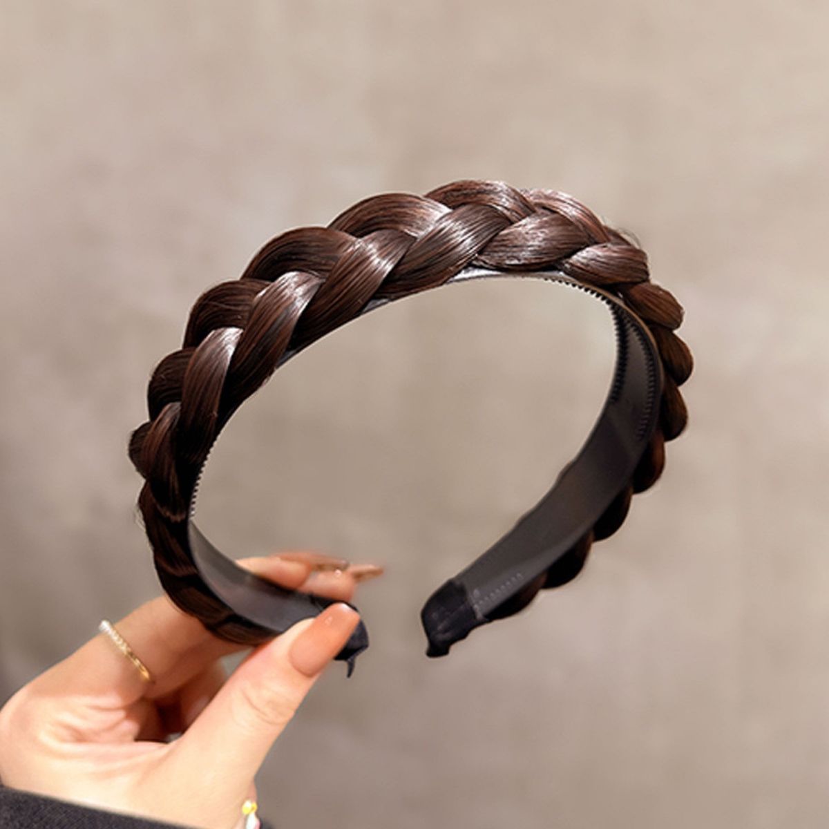 新品  三つ編み 編み込み カチューシャ おしゃれ かわいい 簡単  ウィッグ三つ編みヘアアクセサリー ヘッドバンド カチューシャ