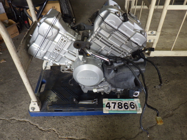 47866 ホンダ MC33-102～ VTR250 '03 キャブ車タコ有モデル 純正 エンジン 好調 動画あり_画像1