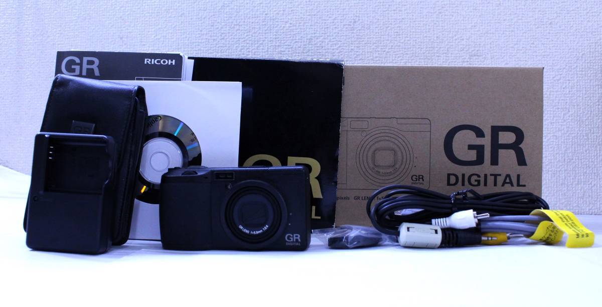 ★コンパクトデジタルカメラ★RICOH GR DIGITAL 59mm F2.4 元箱・説明書付き_画像2