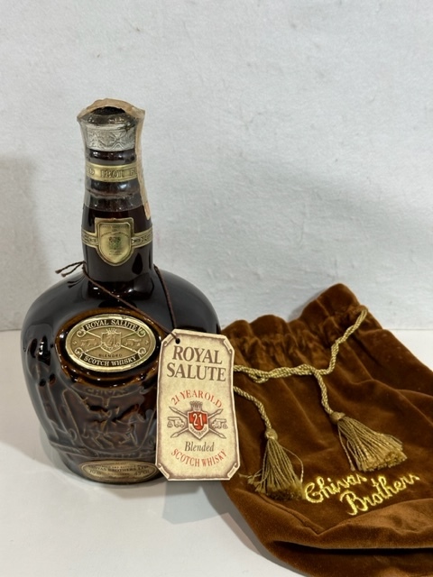 古酒 未開栓 ROYAL SALUTE SCOTCH WHISKY 21年 BLENDED BOTTLE CHIVAS BROTHERS ロイヤルサルート スコッチ ウイスキー 茶 ブラウン 700ml_画像1