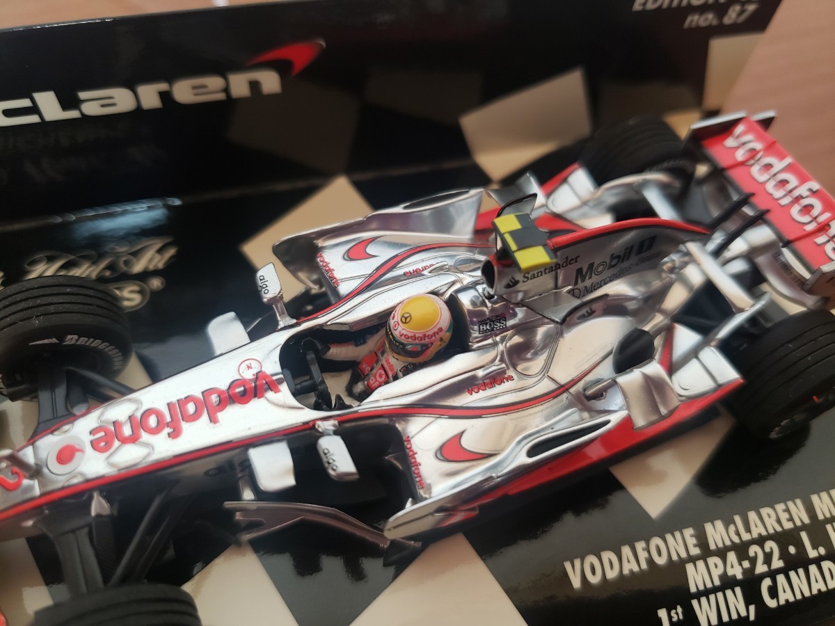 MINICHAMPS 1/43 VODAFONE McLAREN MERCEDES MP4-22 L.HAMILTON 1st WIN CANADA GP 2007 マクラーレン メルセデス F1 ハミルトン　激レア_画像4