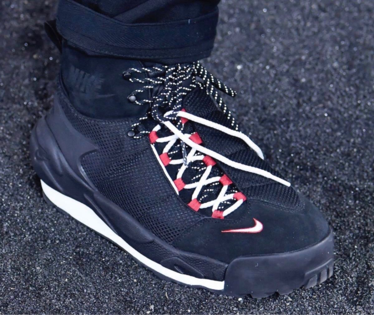 新品 sacai Nike Magmascape サカイ ナイキ マグマスケープ 新品 sacai Nike Magmascape サカイ ナイキ マグマスケープ