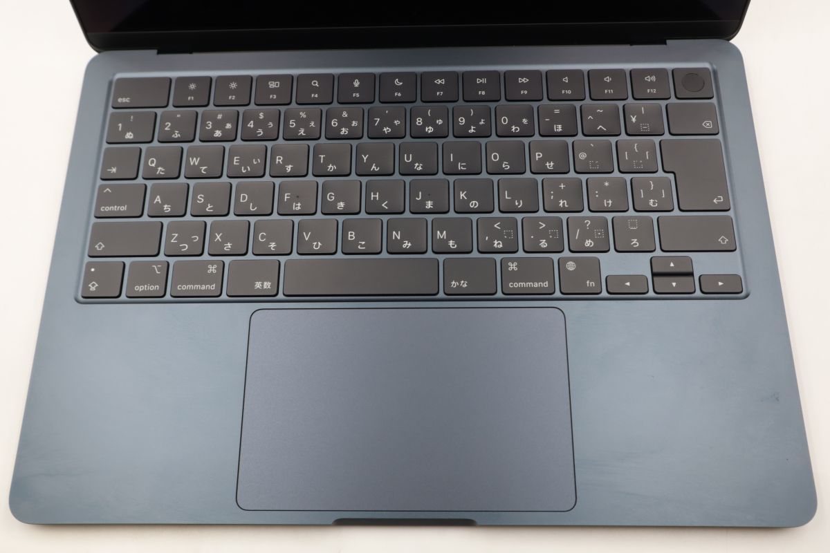 ★☆全額返金保証！最速発送！【MacBook Air 2022 M2 /16GB /1TB ミッドナイト 充放電回数4回 動作確認済】★☆（202311-13907-PCkaitori）_画像3