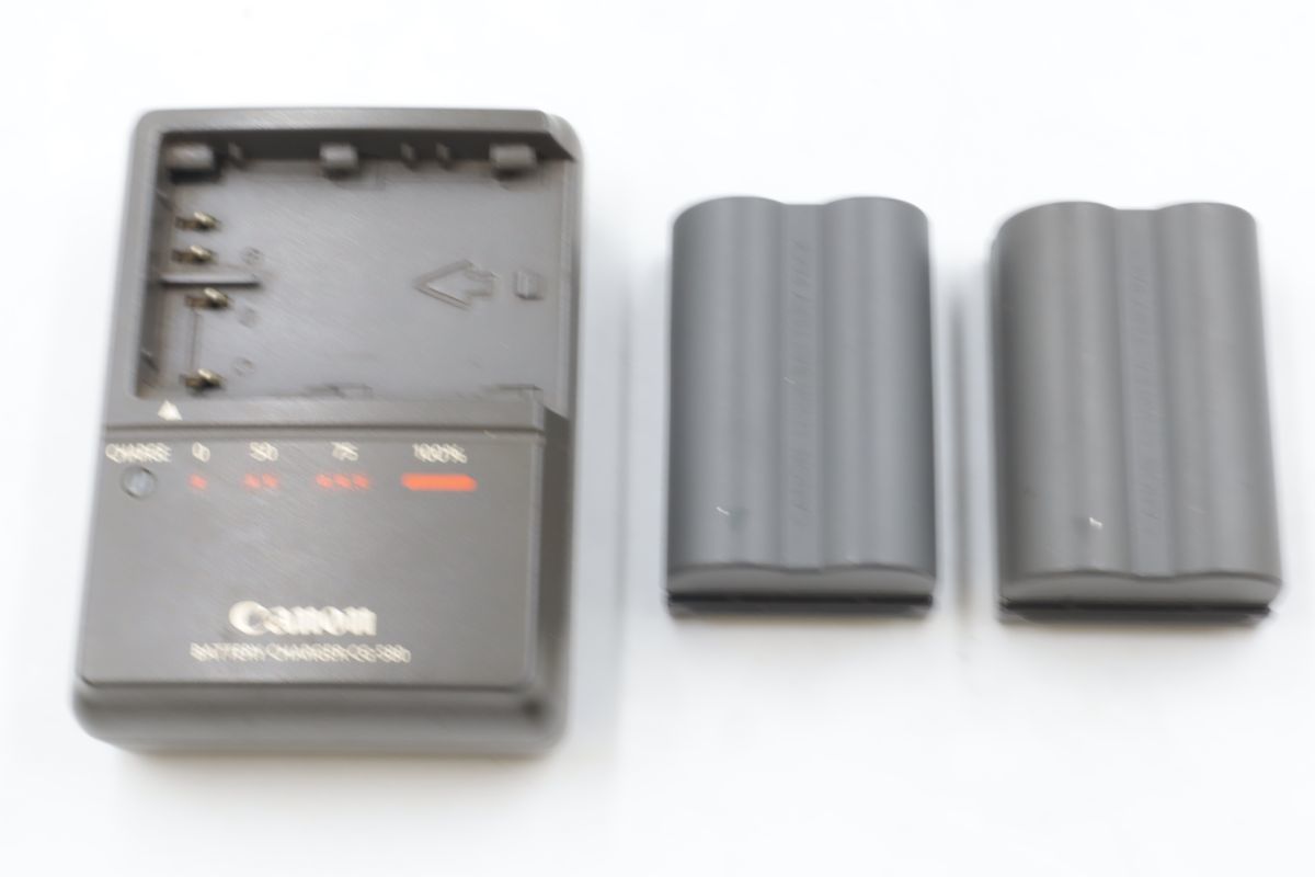 ★☆全額返金保証！最速発送！【Canon バッテリーチャージャー CG-580 ＋ BP-511A×2】★☆（202311-25511-kaitori）_画像1