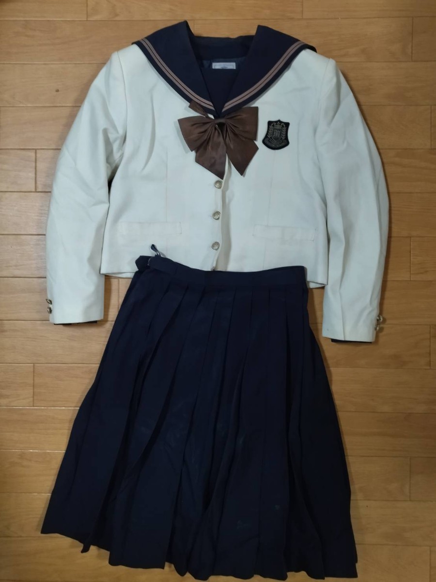 岡山県[岡山南高等学校]　女子制服　170A　冬服上下・白ベスト　卒業生保管品 President　スカート(66.60)_画像1