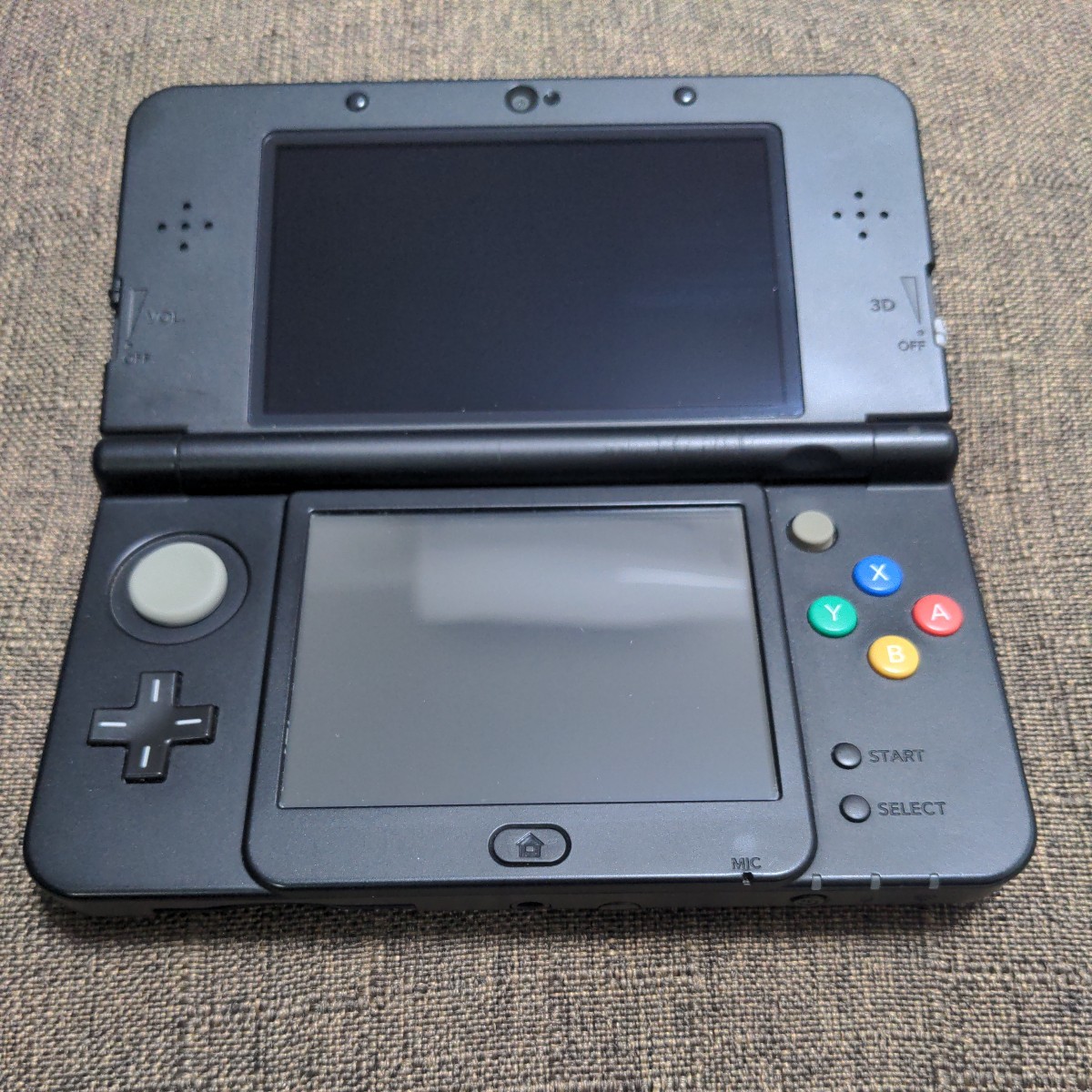 【美品】Newニンテンドー3DS ブラック きせかえプレートは未使用品