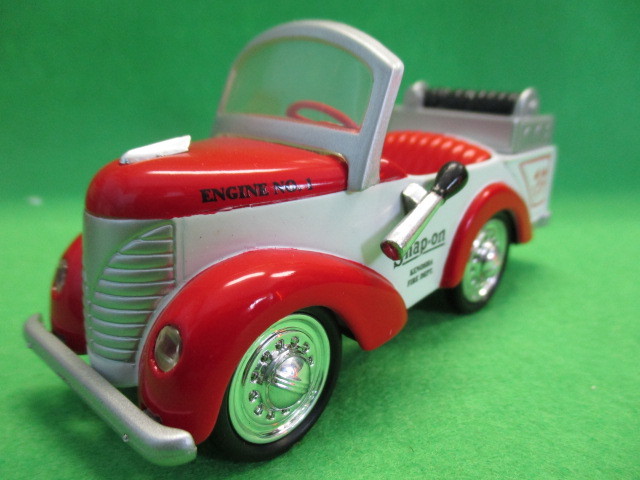 【在庫１点のみ】 スナップオン Snap on グッズ ミニカー ペダルカー Pedal Car Replica Package Truck 1940’s 1/12 展示品 未使用_画像2