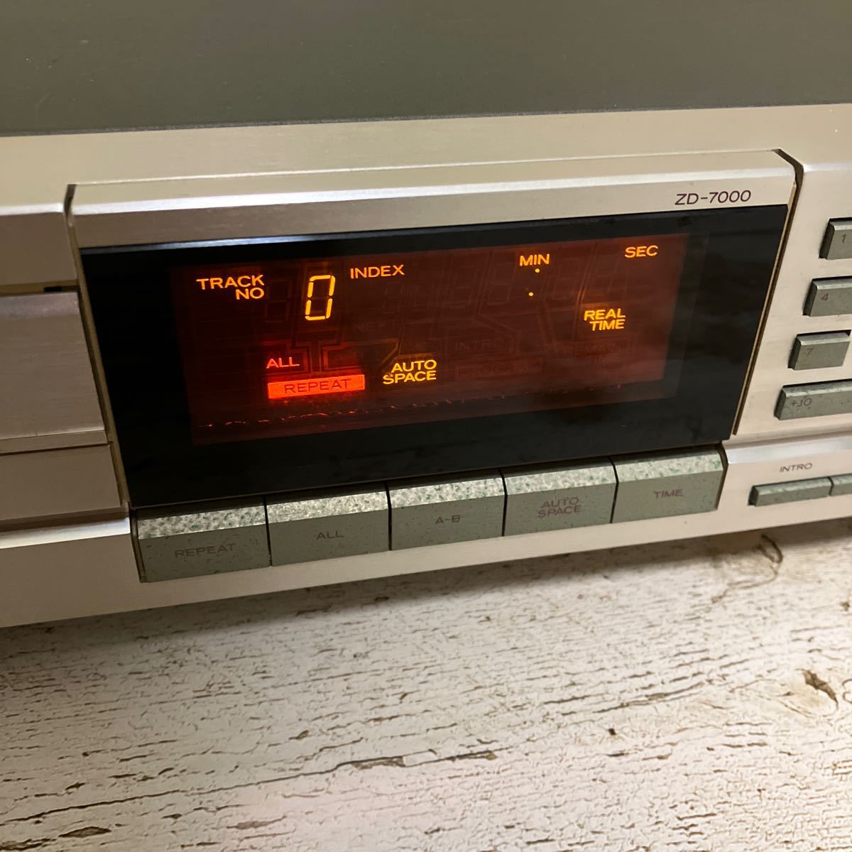 TEAC CDプレーヤー ZD-7000 通電 ジャンク_画像3