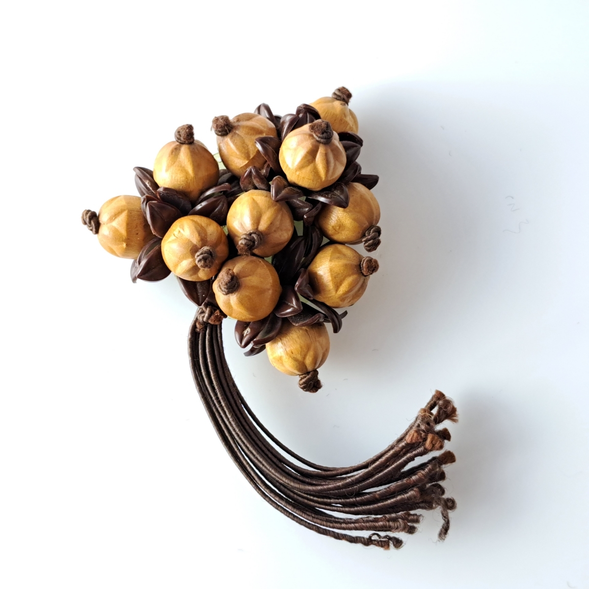 Vintage 1930's Nut Brooch Wood Beads Plastic Natural Style_画像1