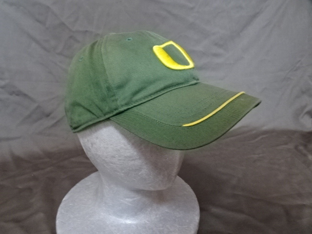 激レア USA購入 ナイキ【Nike】製 USカレッジ オレゴン大学ダックス 【OREGON DUCKS】 スウォッシュ【O】ロゴ刺繍入り キャップ 中古品_画像5