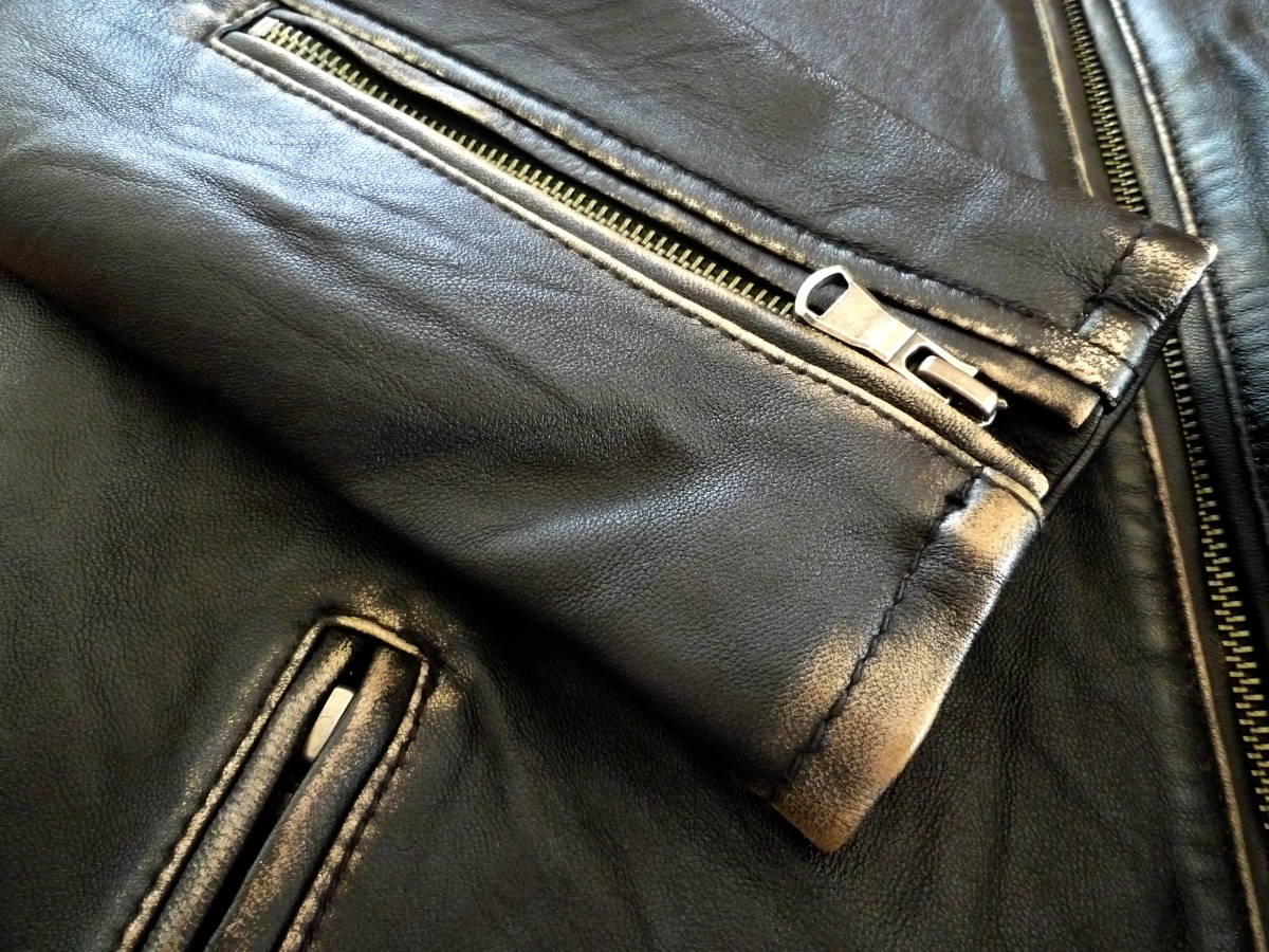  VANQUISH ヴァンキッシュ　シングルライダースジャケット　柔らかい上質な羊革　ヴィンテージ加工〈 Mサイズ 〉ブラック　美品_画像8