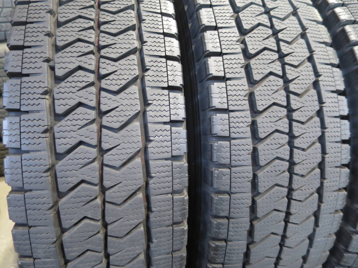 22年製バリ山 195/80R15 107/105N LT ◆ブリヂストン BLIZZAK VL10◆ 4本 B2089 スタッドレス_画像2