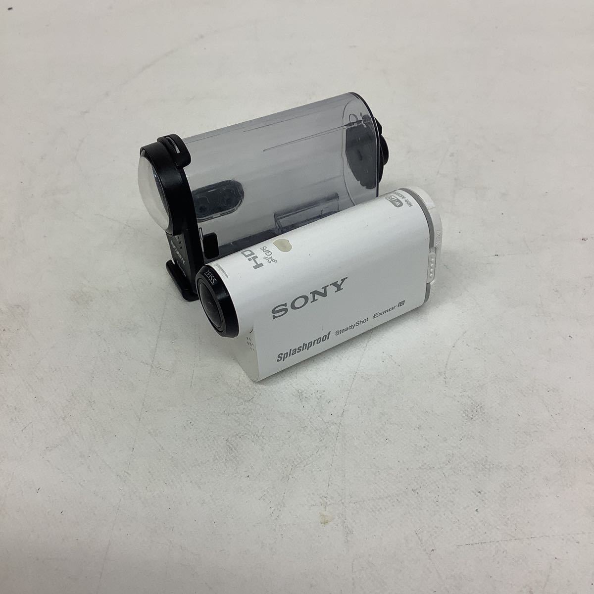 ◯営NI043-A6T60【埼玉発】SONY ソニー アクションカム HDR-AS200V 2015年製 充電器無 本体、ケースのみ 電源オンのみ確認済み 現状品_画像1